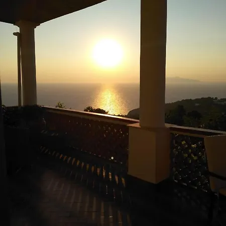 Il Grappolo Anacapri (Isola di Capri)